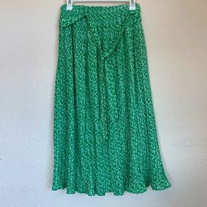Size XL women pleated belted skirt